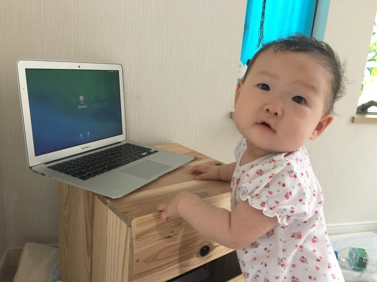 パソコンをハッキング中